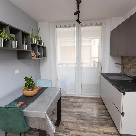 Апартаменты Modern's House *